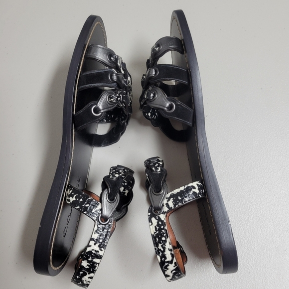 Coach Sandals With Coach Link Size 5B. - Picture 4 of 14